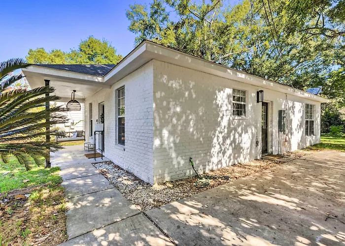 Modern & Chic Gulfport Escape: Walk To Beach!